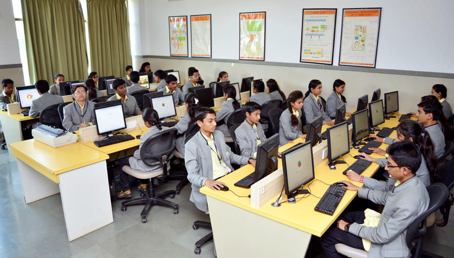 Sandip Polytechnic Nashik Laboratory (Information Department) photo 6